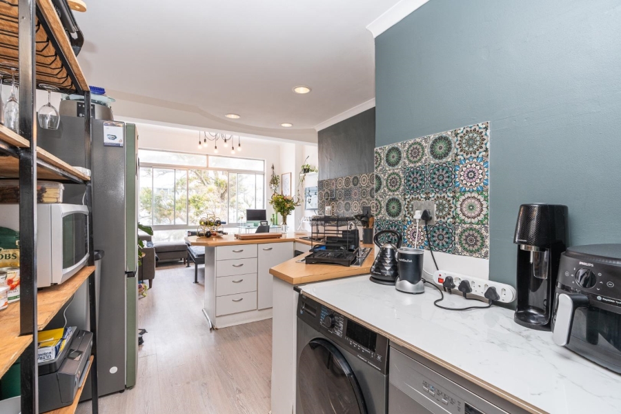 1 Bedroom Property for Sale in Sea Point Western Cape